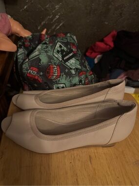 Clarks Women's Nude Low Wedge 8.5 M
